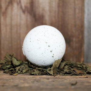 Bombe du bain (saisonnier) | Huiles essentielles 100% naturelles et feuilles de menthe - Garden Path Homemade Soap